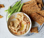 Thumb_eves-hummus-crackers-scratch