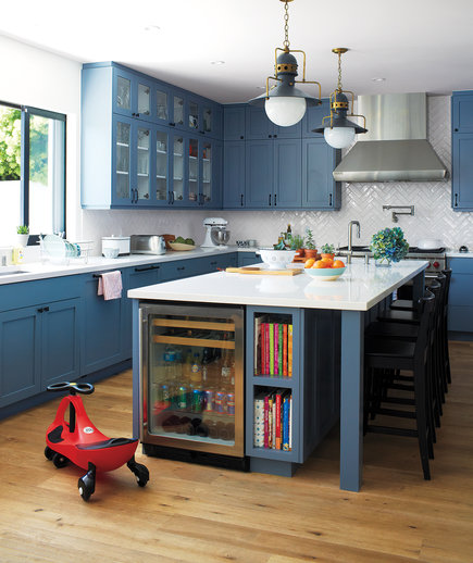 Kitchen-with-blue-cabinets