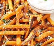 Thumb_baked-sweet-potato-french-fries-with-parmesan-cilantro-and-skinny-sriracha-dip-332x500