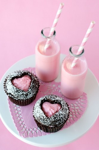 Pink-heart-chocolate-cupcakes-332x500
