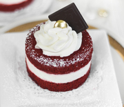 Thumb_sprinklebakes-red-velvet-mini-cakes-2-1