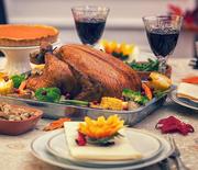 Thumb_thanksgiving-dinner-table-main-1000